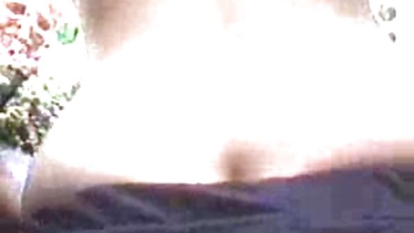 Redhead ar iedeguma līnijām kļūst penis iegrūda viņas incītis