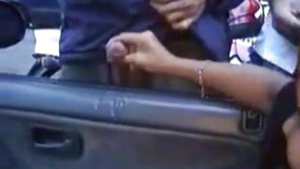 Busty milf ar lielām krūtīm kļūst viņas cieši dupsis rammed