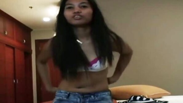 Noliecās pār tīni, kuru viņas draugs ir uzņēmis sunīšu stilu