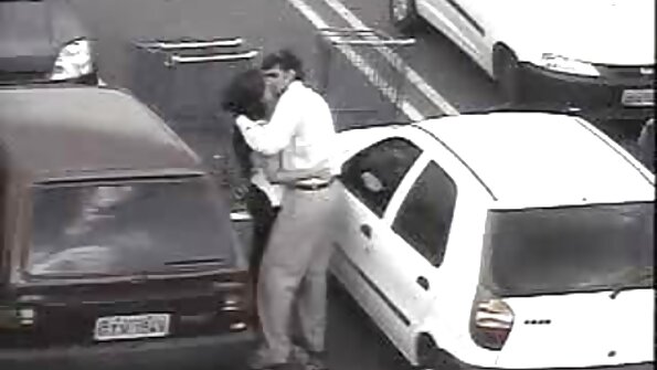 Apburošā amerikāņu brunete vēlas rupju seksu ar savu mīļāko