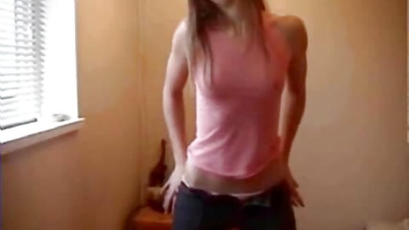 Visi anālais jāšanās vannas istabā ar apaļu dupsi