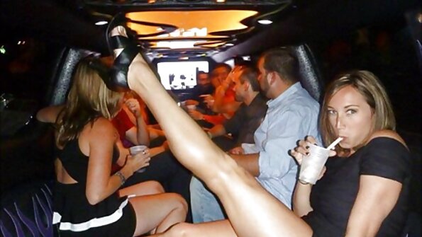 Anālais sekss ar AJ Applegate ir tik karsts, cik vien iespējams