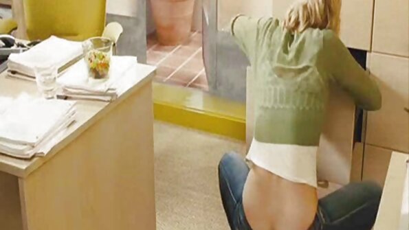 Lielu laupījumu skolnieci soda viņas seksīgā skolotāja